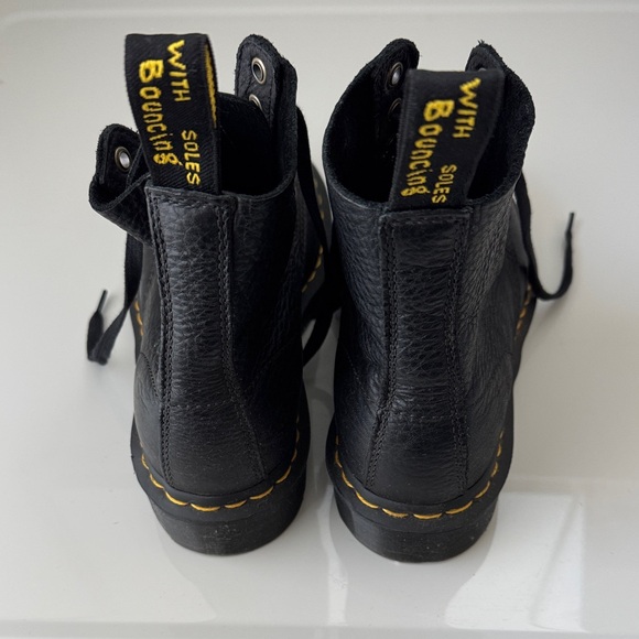 Dr. Martens Pascal Virginia Leather Black Lace Up Boots - Picture 4 of 10